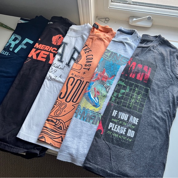 Boys Size 8/10 Tshirts - Picture 1 of 1